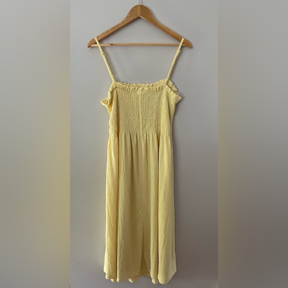 Women’s H&M Crinkled Smocked-Bodice Spaghetti Strap Summer Dress - Picture 4 of 11